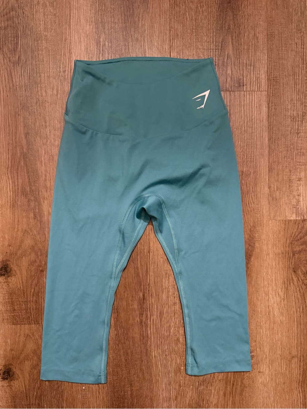 NWOT Gymshark Cropped Leggings